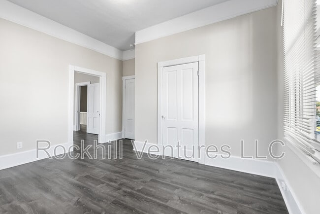 Building Photo - 508 W 42nd St