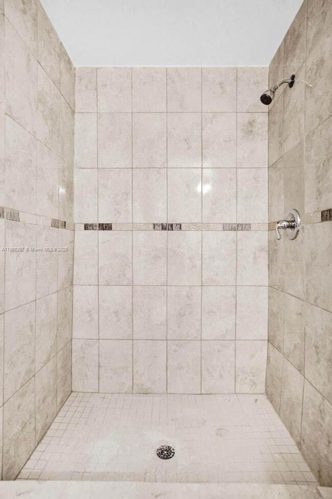 Building Photo - 3505 SW 12th Ct