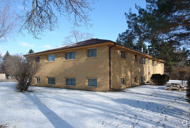 Building Photo - 110 61st Ave NE