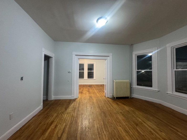 Building Photo - 65 Sargeant St