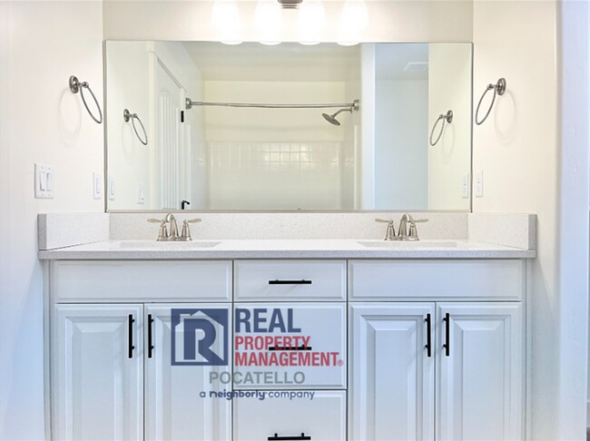 Building Photo - "AMAZING NEW HOME FOR RENT" 3 Bed 2 Bath - 2 Car Garage