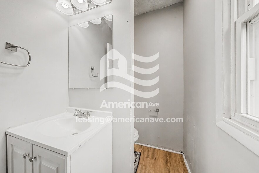 Building Photo - 800 Ave D