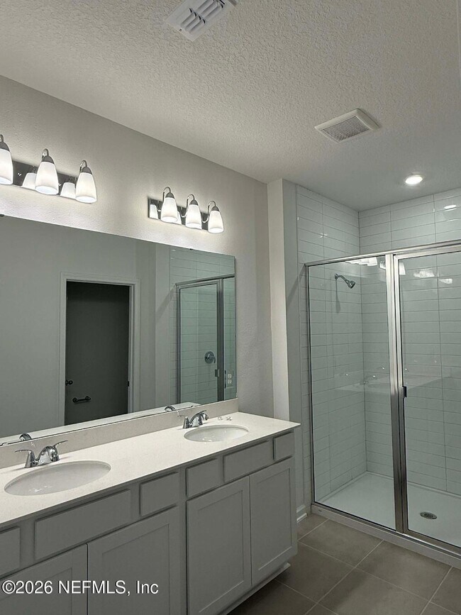 Building Photo - 403 Woods Ln