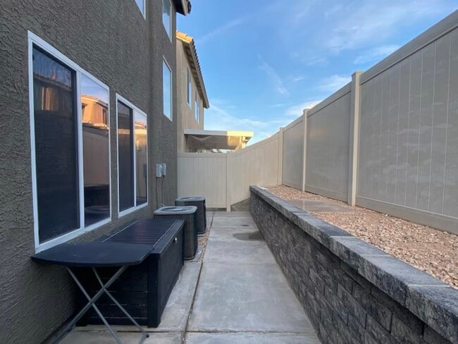 Building Photo - 5806 W Agate Ave