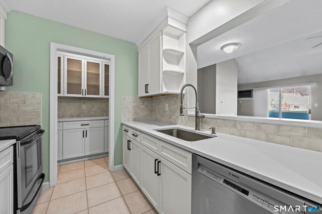 Building Photo - 187 Lovers Ln