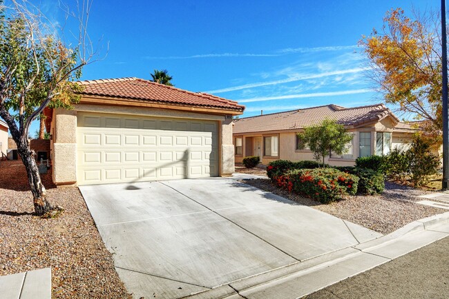 Building Photo - Incredible Single Story Southern Highlands...