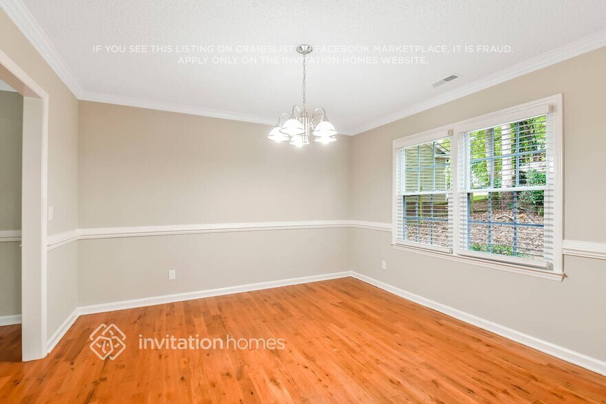 Building Photo - 7311 Canyon Dr