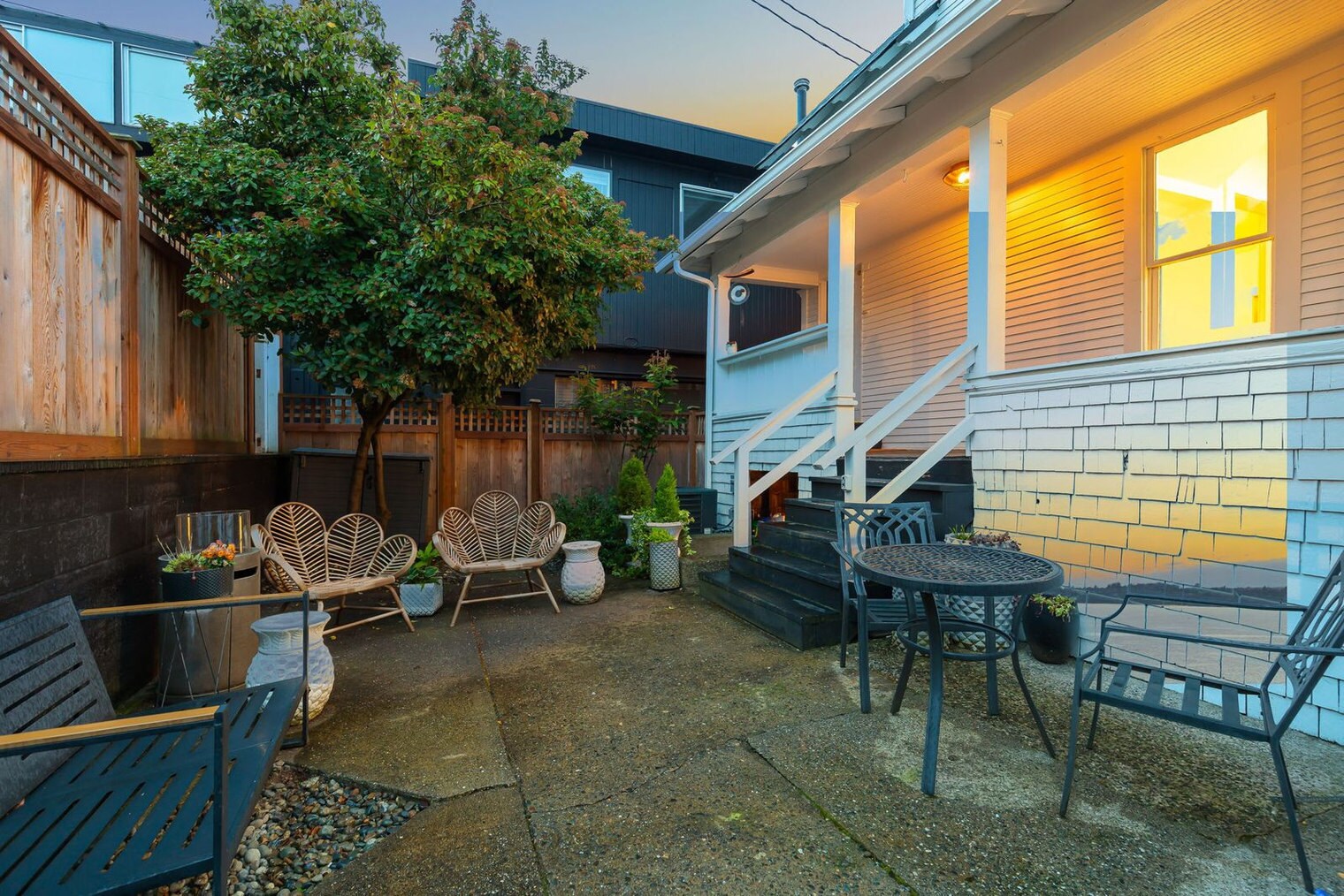 Building Photo - 334 Edmonds St