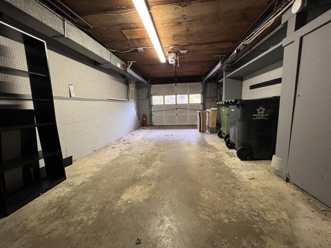 Building Photo - 3329 Collins Ferry Rd