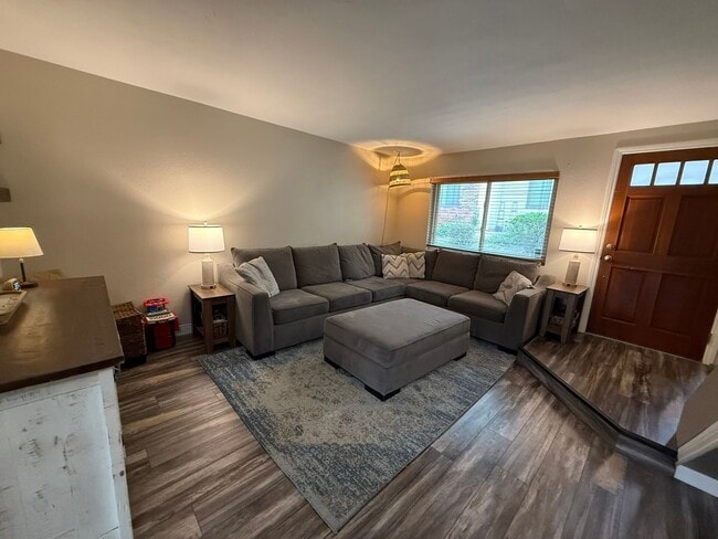 Building Photo - 2BR/1.5BA Condo in ALPINE available w/ 2 assigned parking spots!