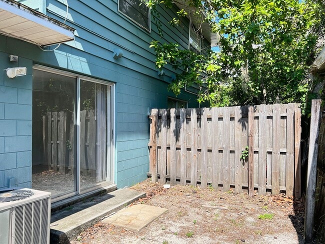 Building Photo - 329 7th St SW