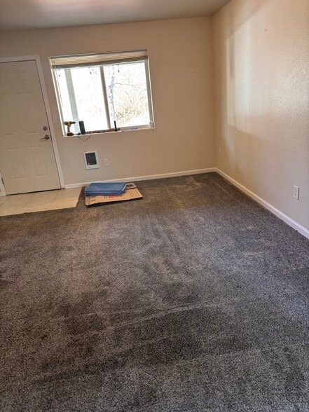 Building Photo - 657 N Main Ave