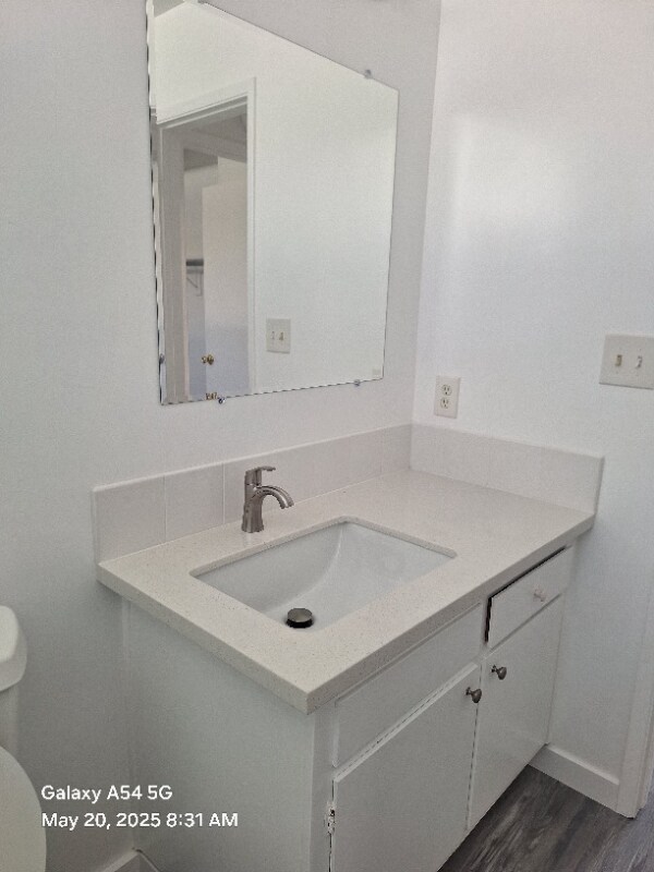 Building Photo - 609 De La Vina St