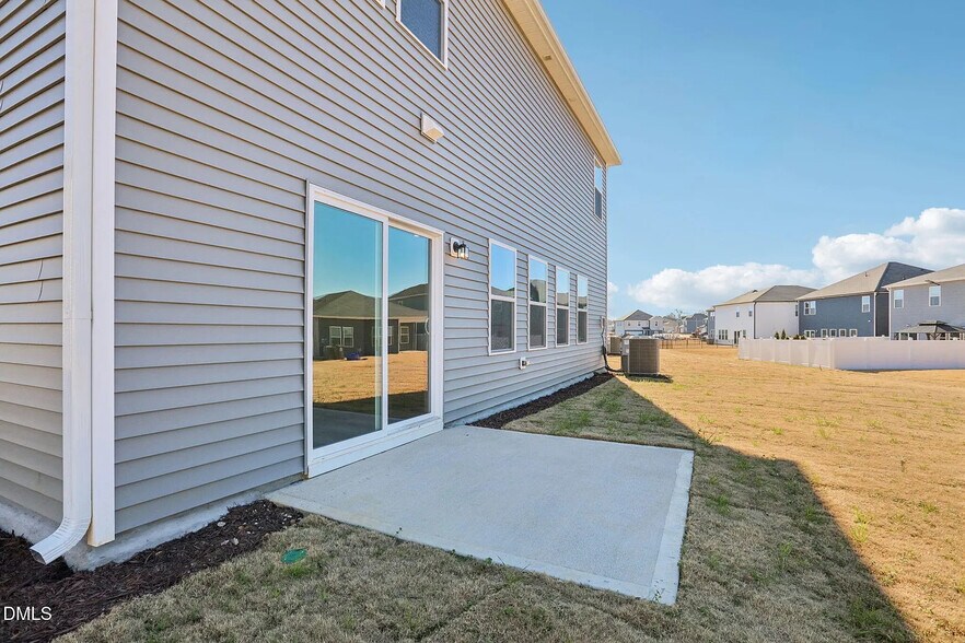Building Photo - Room in House on Hoff Ct