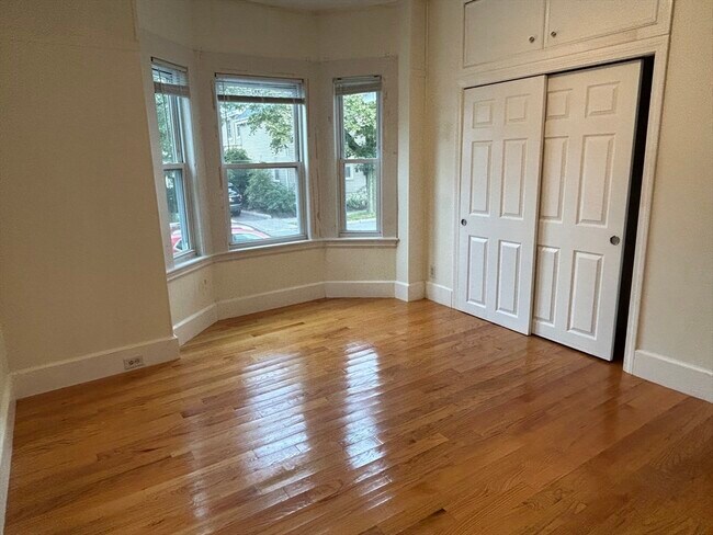 Building Photo - 125 Spring St