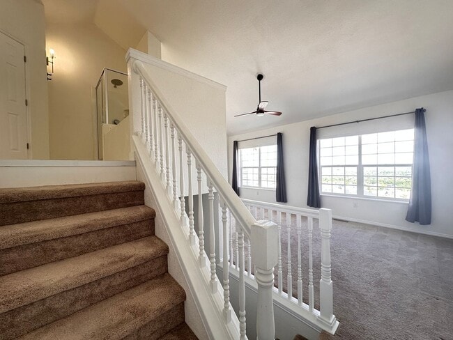 Building Photo - Amazing Townhome with Spectacular Views fo...