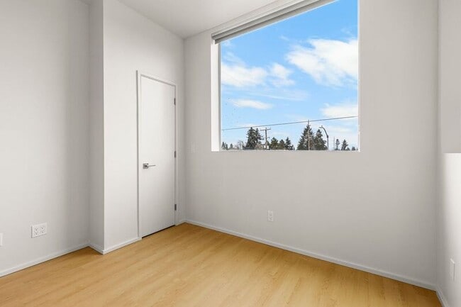 Building Photo - 7480 N Delaware Ave