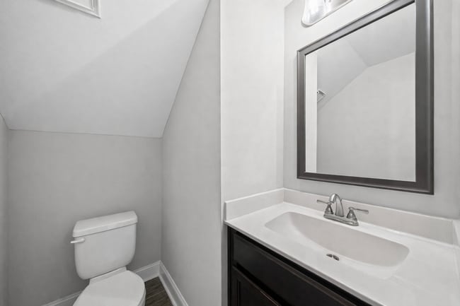 Building Photo - Pet Friendly Three Bedroom!