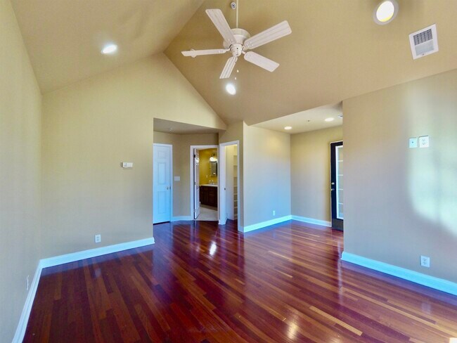 Building Photo - 25 MALLARD Pl