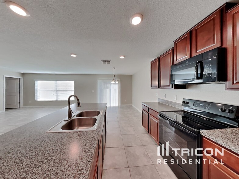 Building Photo - 11046 Standing Stone Dr