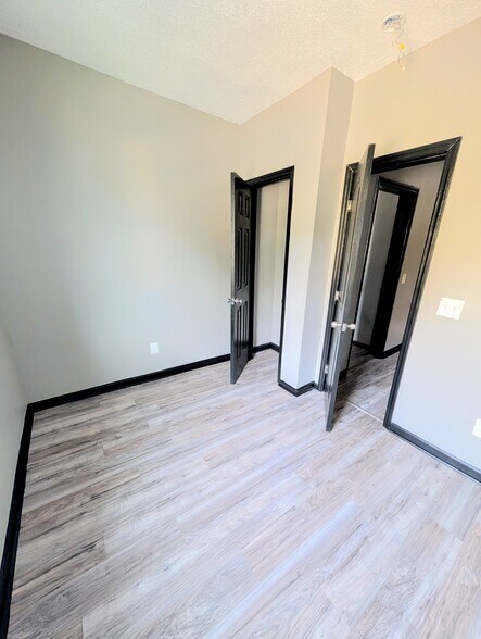 Building Photo - 1711 Stratford St