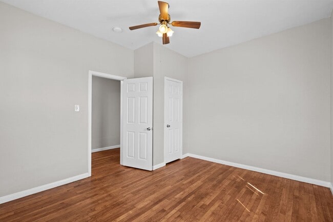 Building Photo - 4020 Avenue O 1/2