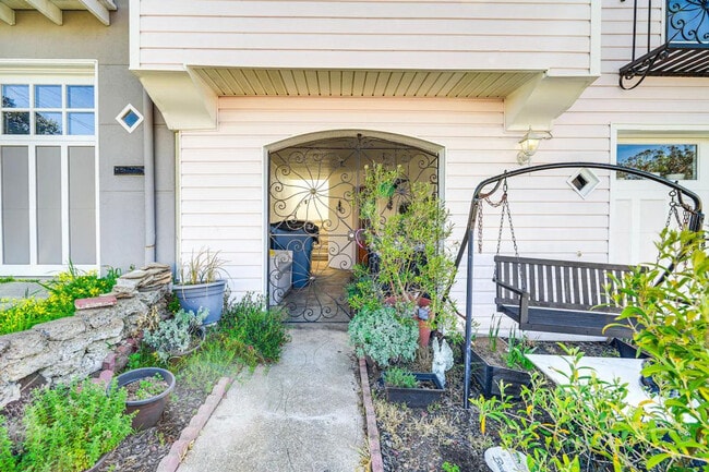 Building Photo - 2018 31st Ave