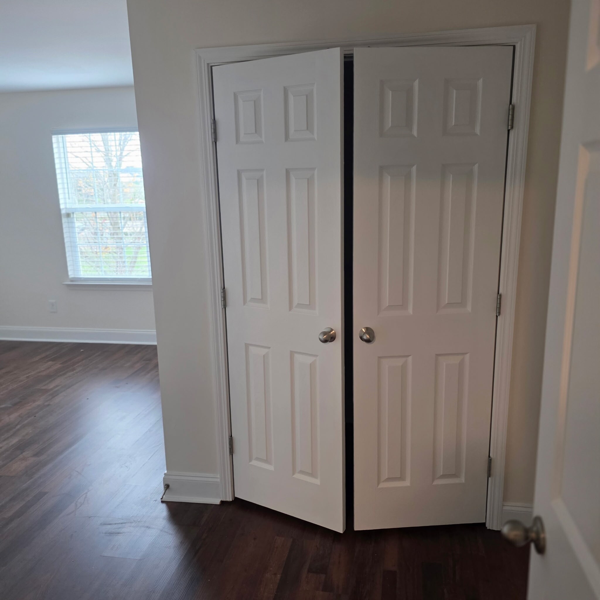 Building Photo - 466 Carriage House Ln