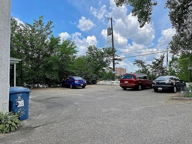 Building Photo - 508 Ridgewood Ave