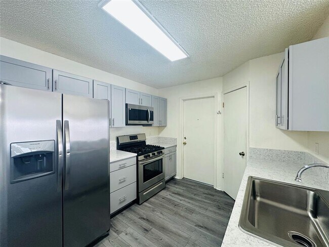 Building Photo - 14414 Tiffer Ln