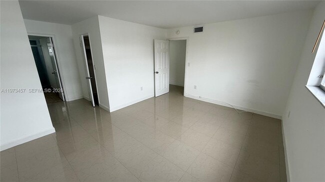 Building Photo - 3849 NE 169th St