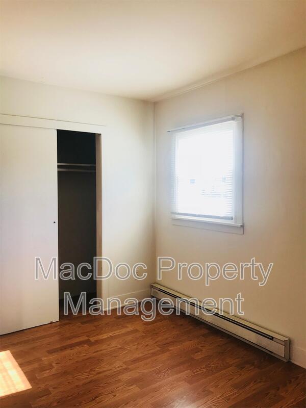 Building Photo - 303 Powell St