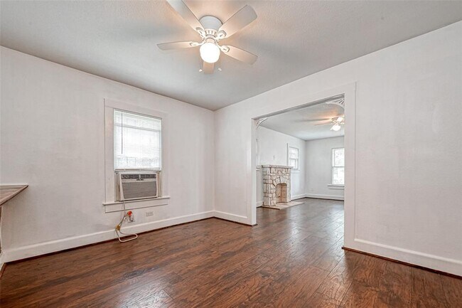 Building Photo - 7119 Farnsworth St