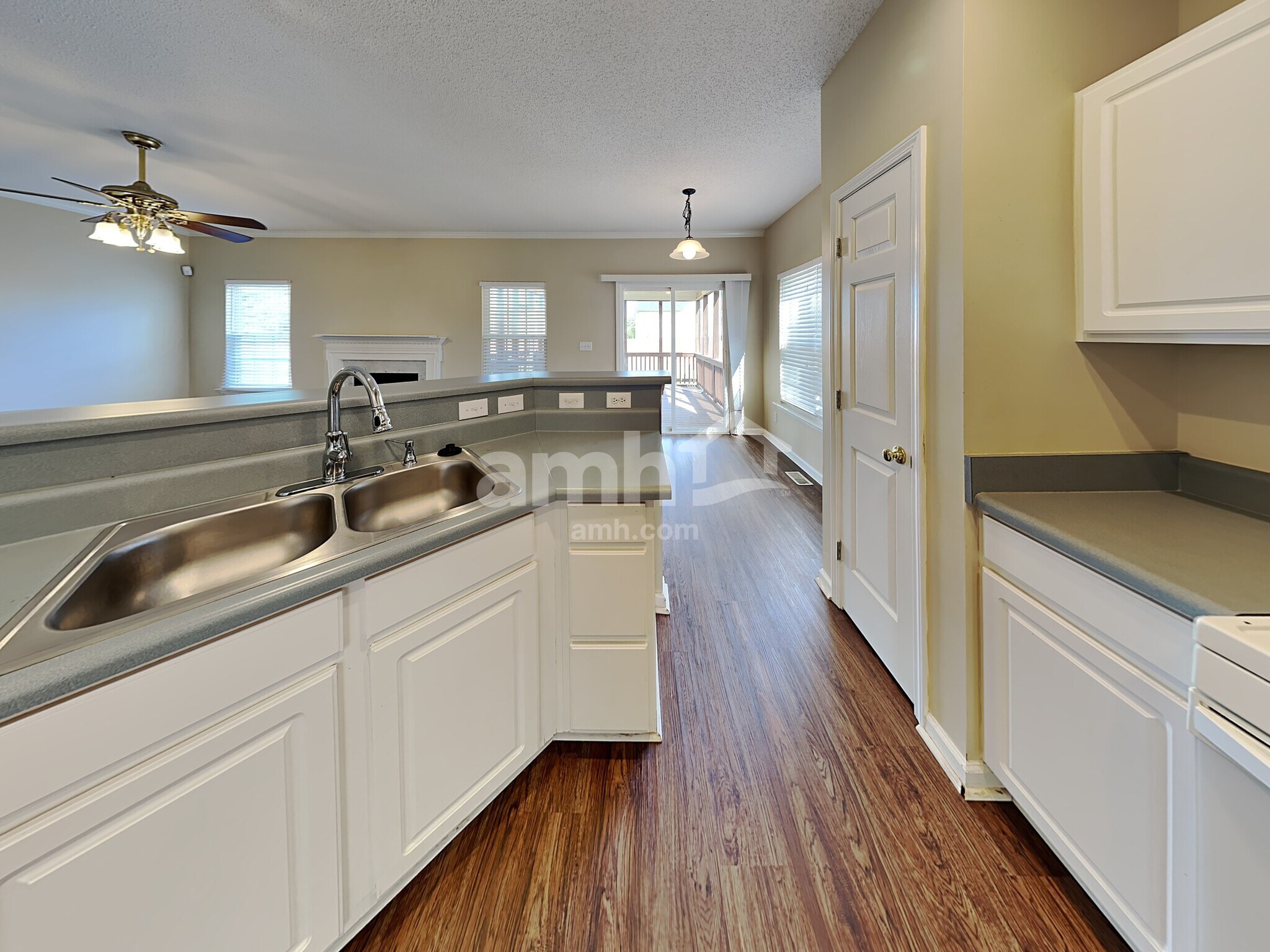 Building Photo - 18 N Orchard Farms Ave