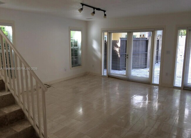 Building Photo - 3087 Shipping Ave