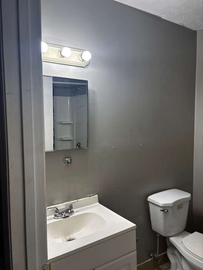 Building Photo - 6521 Cissna Dr