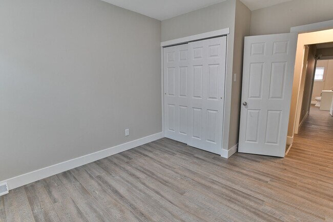 Building Photo - 2 Bedroom Single Family on N 4th St