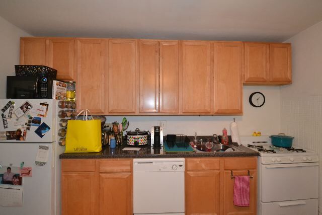 Building Photo - 2115 N Dayton St