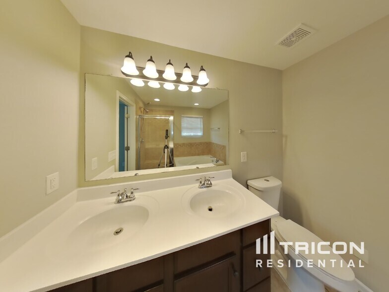 Building Photo - 2913 Haviland Way