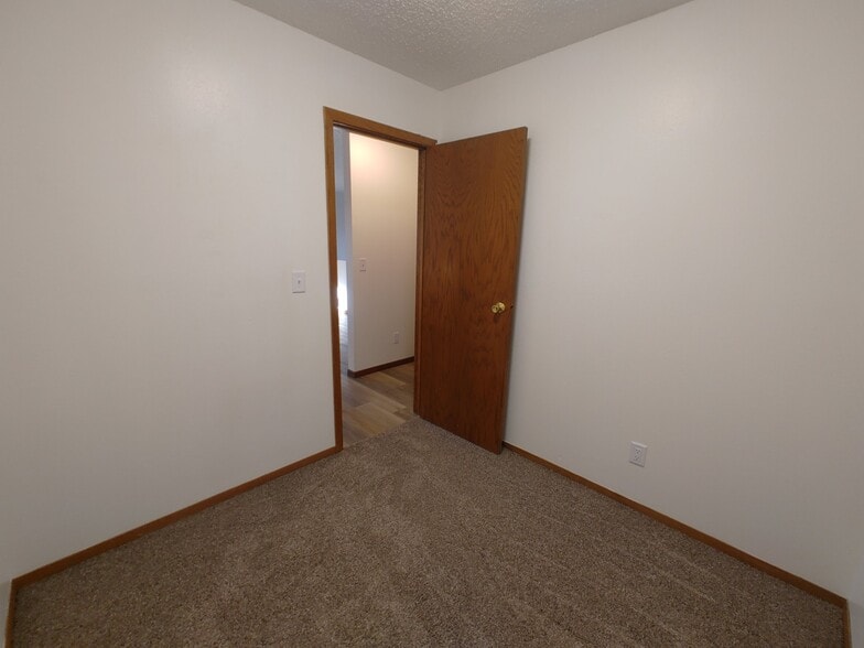 Building Photo - 1307 S Washington St