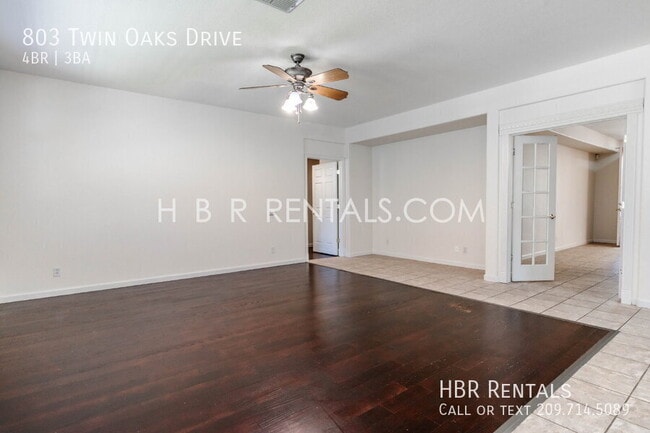 Building Photo - 803 Twin Oaks Dr