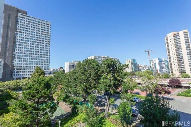 Building Photo - 1 bedroom in San Francisco CA 94109