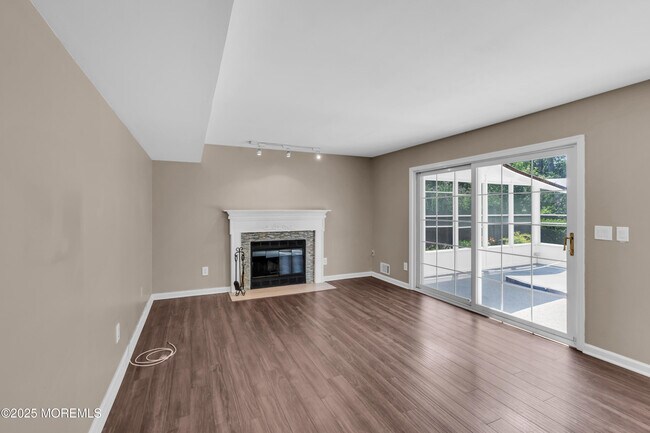 Building Photo - 94 Heritage Dr