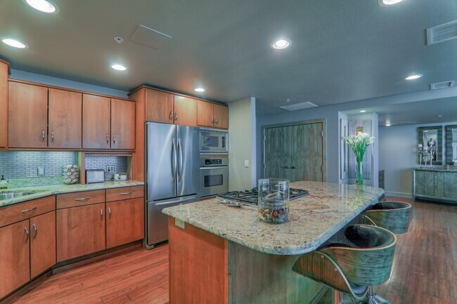 Building Photo - Fully Furnished Penthouse in Citywalk Downtown.  Short term okay