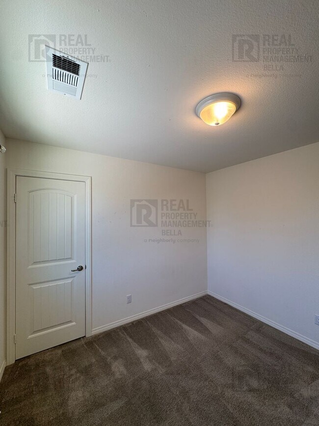Building Photo - Spacious Menifee Home with Open Floor Plan, Walk-In Closets & Covered Patio