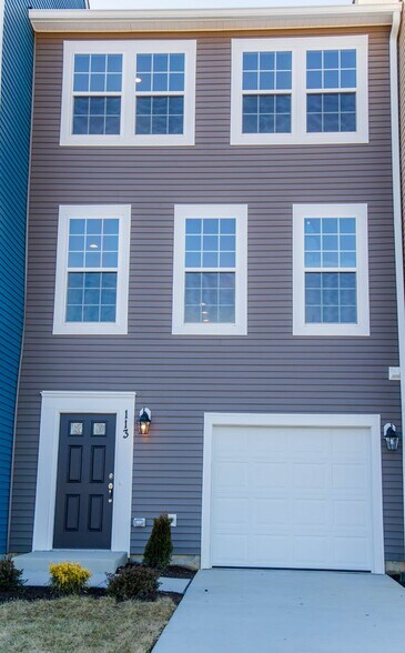 Building Photo - 113 Oakshire Ct