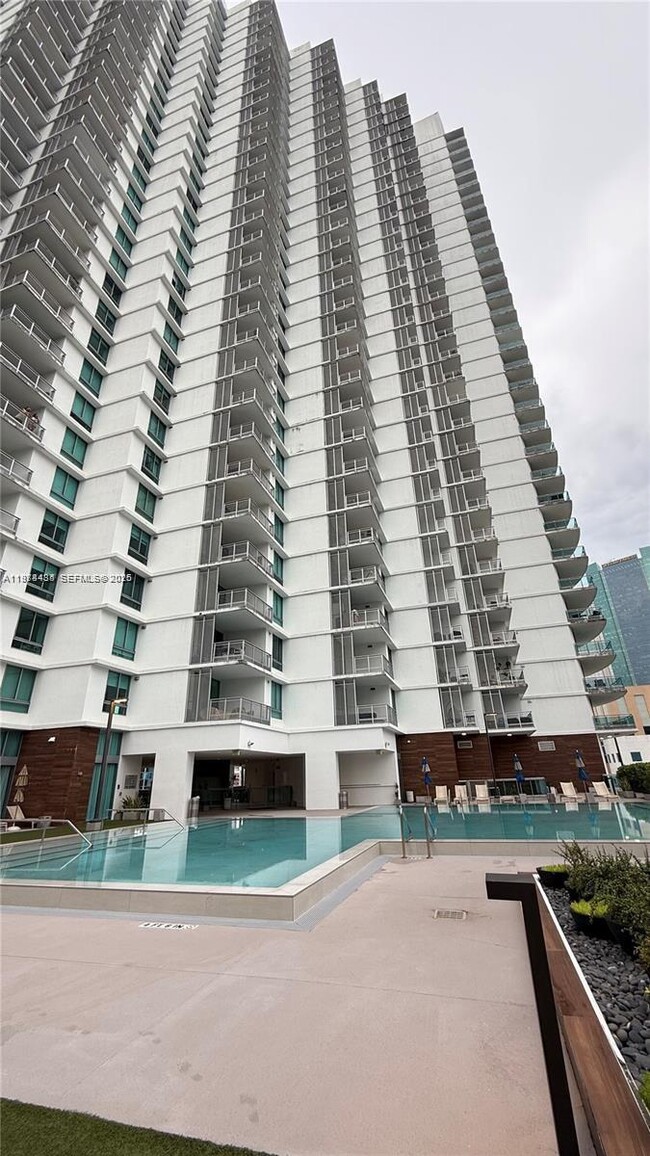 Building Photo - 350 S Miami Ave