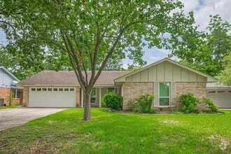 Building Photo - 9011 Bintliff Dr