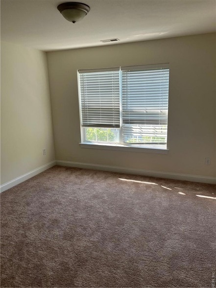 Building Photo - 4400 Harlesden Dr