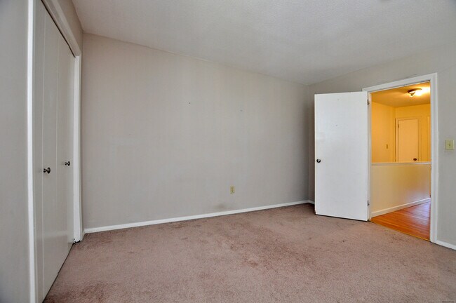 Building Photo - 305 Timber Ln